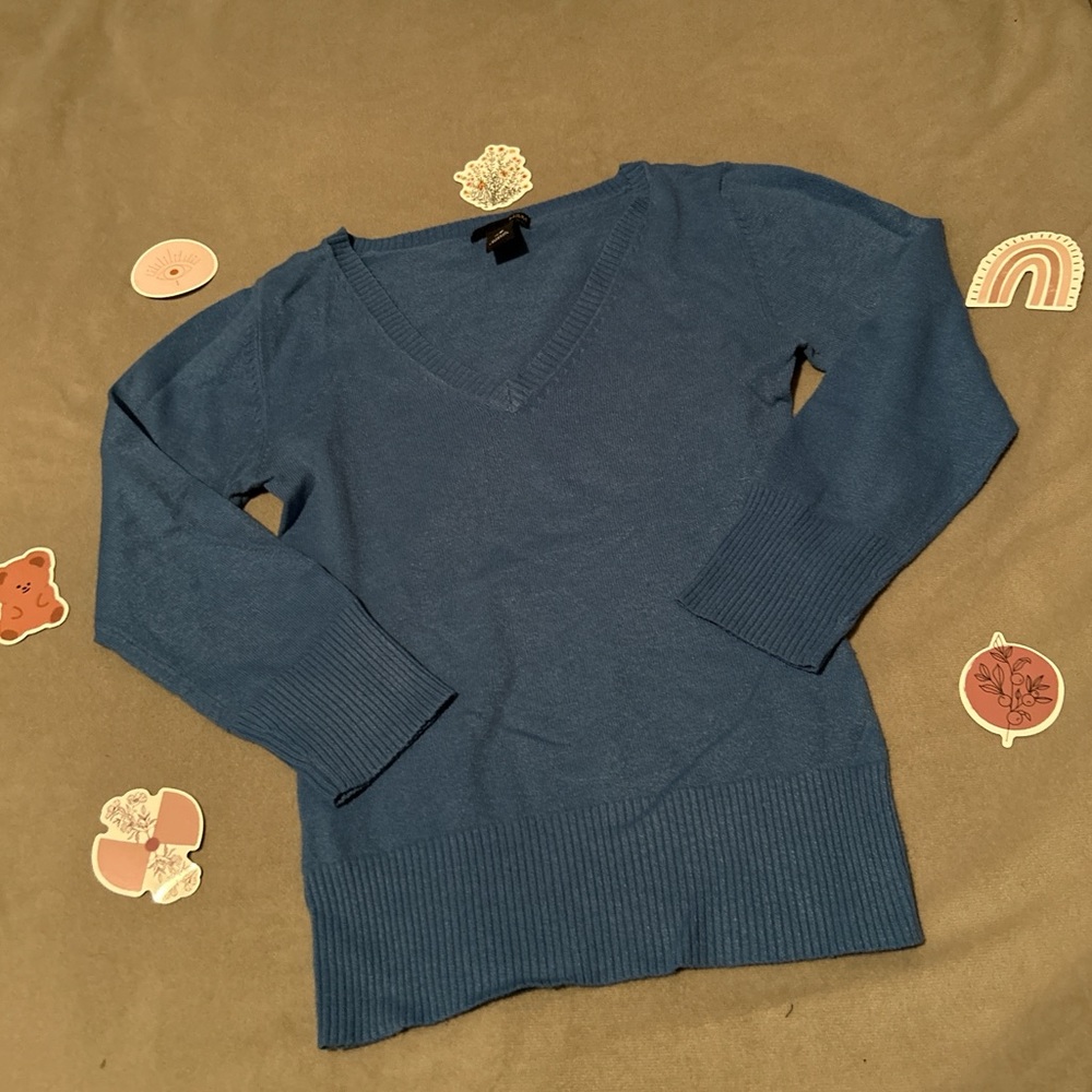 h&m tight fitted sweater!